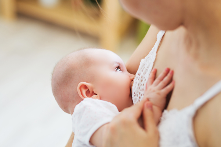 Ako ukončiť dojčenie bez plaču?